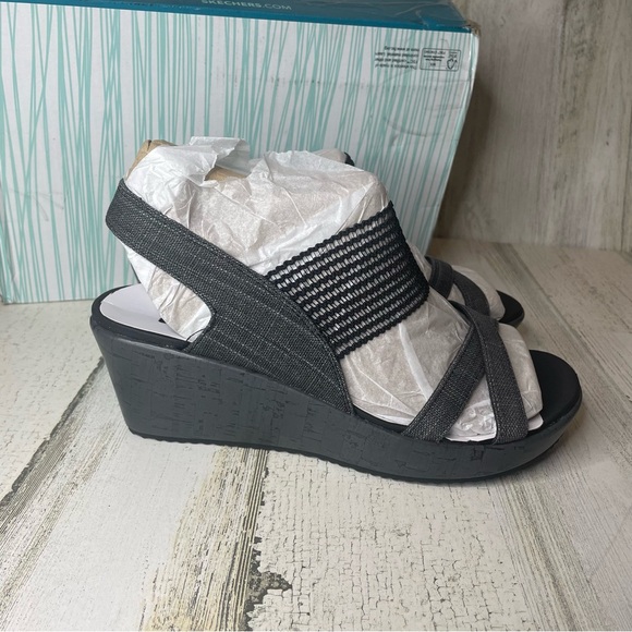 Skechers High Tea Luxe Foam Cali Comfort Wedge Sandals size 8W- Black NWT NIB - Picture 2 of 8